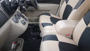 Toyota Passo Sette 1.5 FWD 2010