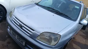 Toyota Raum 1.5 FWD 2001 Silver