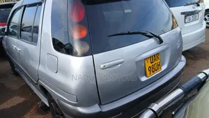 Toyota Raum 1.5 FWD 2001 Silver