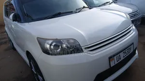 Toyota Corolla Rumion 2011 White