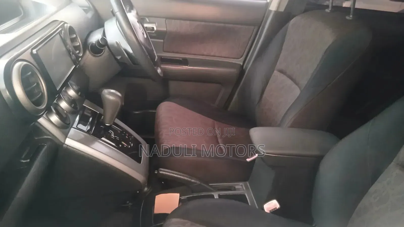 Toyota Corolla Rumion 2011 White