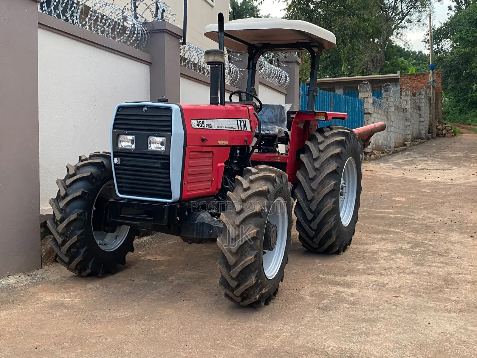 MF 485 Tractor + 4 Disk Plough