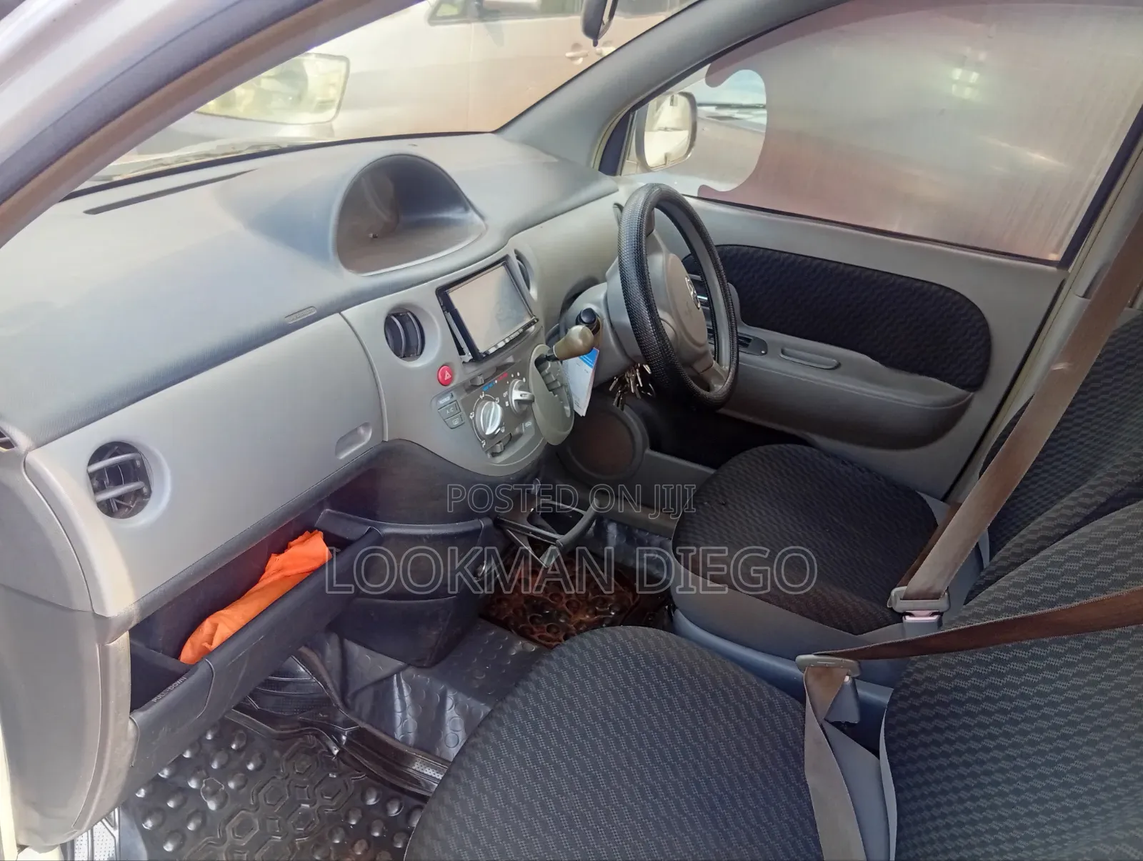 Toyota Sienta 1.5 AWD 2008 Silver