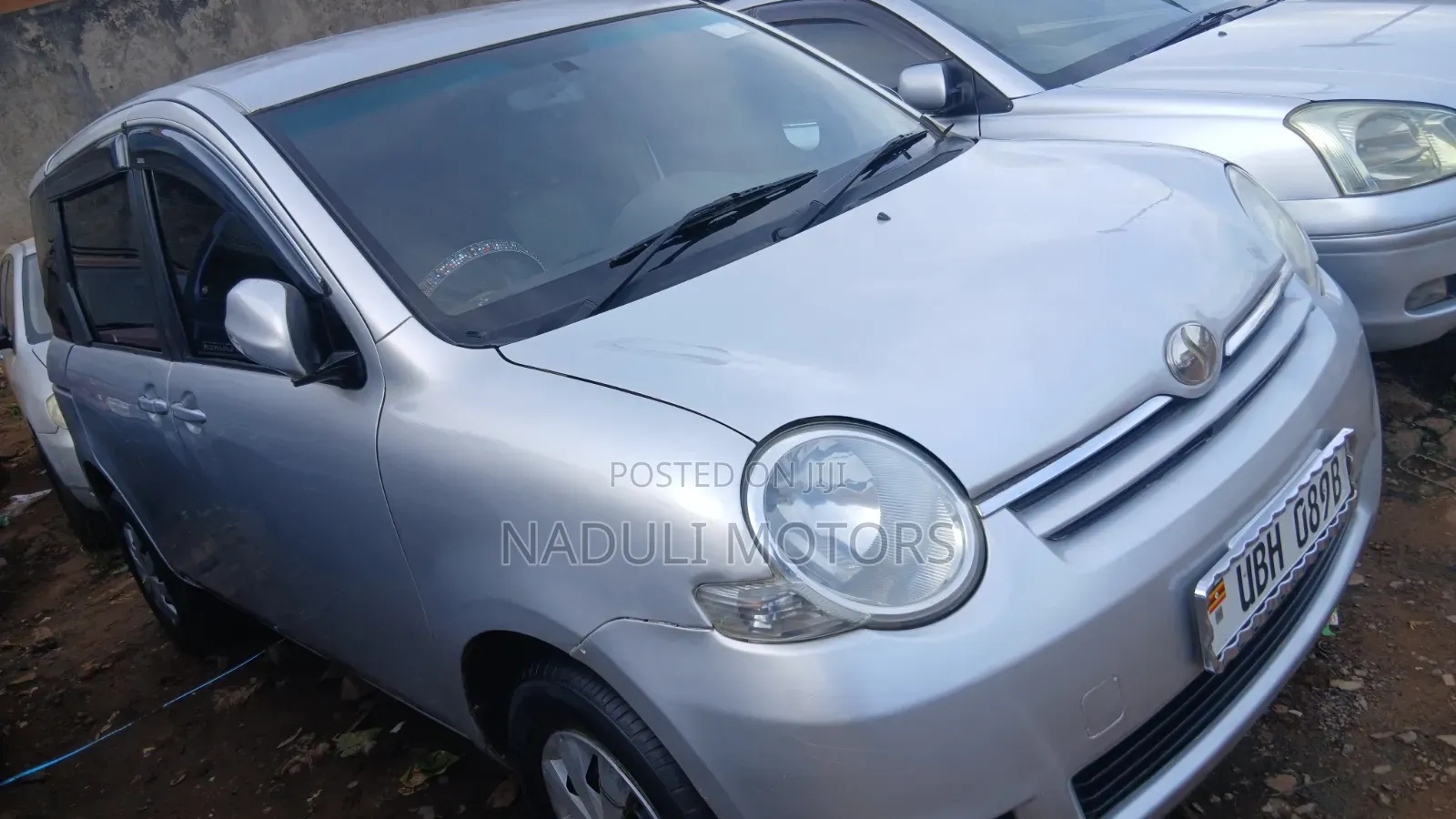 Toyota Sienta 1.5 FWD 2008 Silver