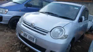 Toyota Sienta 1.5 FWD 2008 Silver