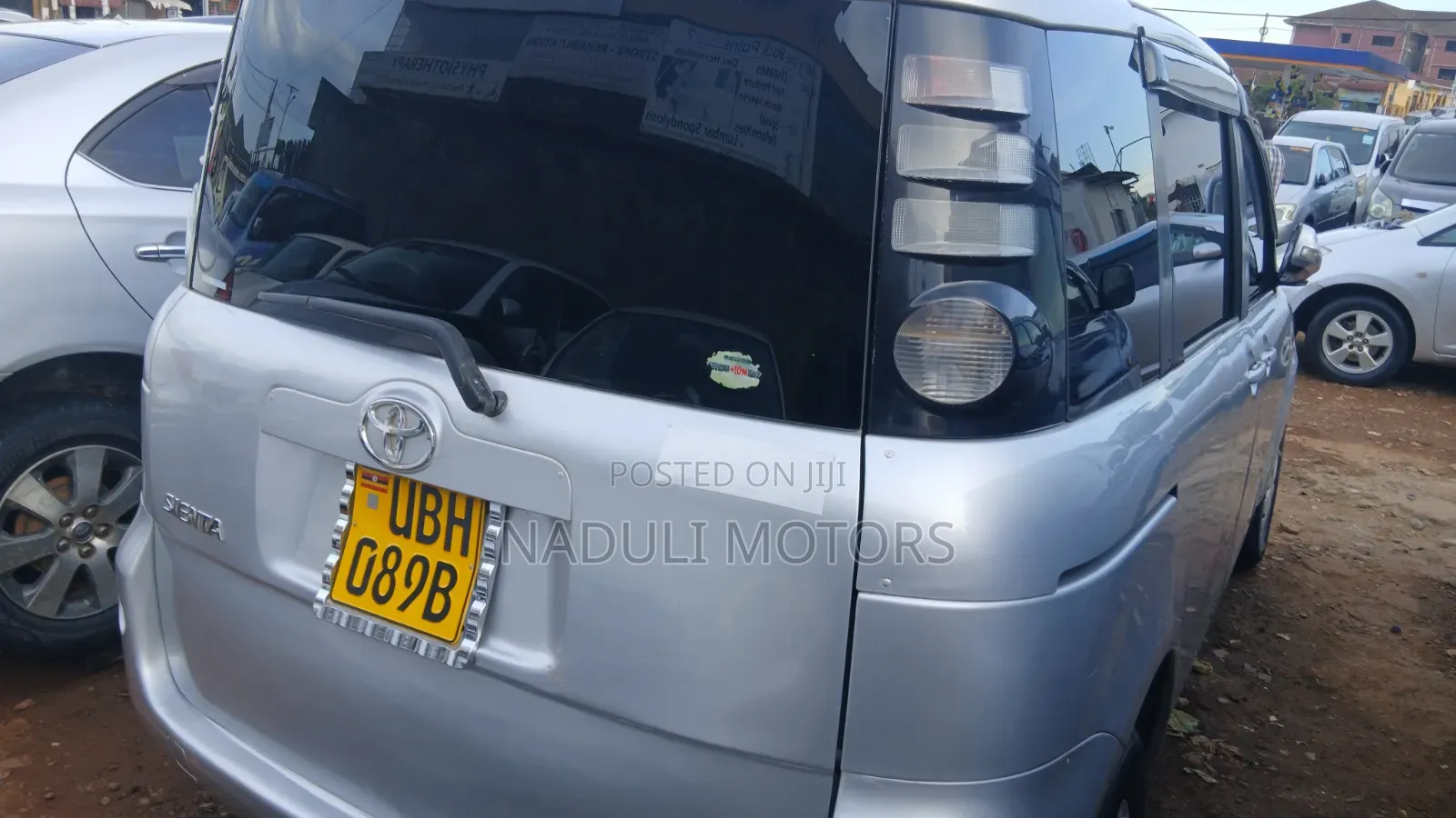 Toyota Sienta 1.5 FWD 2008 Silver