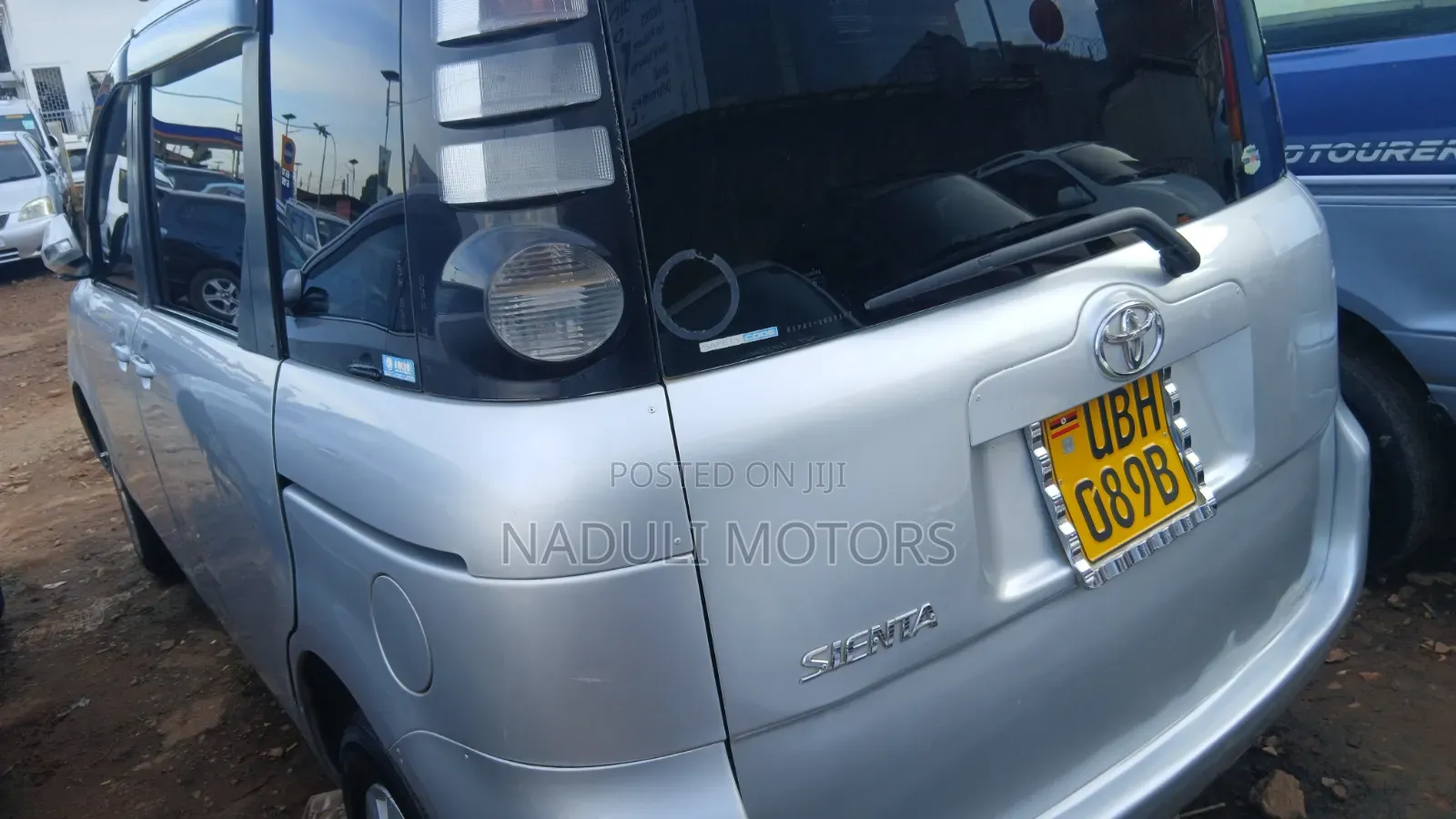 Toyota Sienta 1.5 FWD 2008 Silver