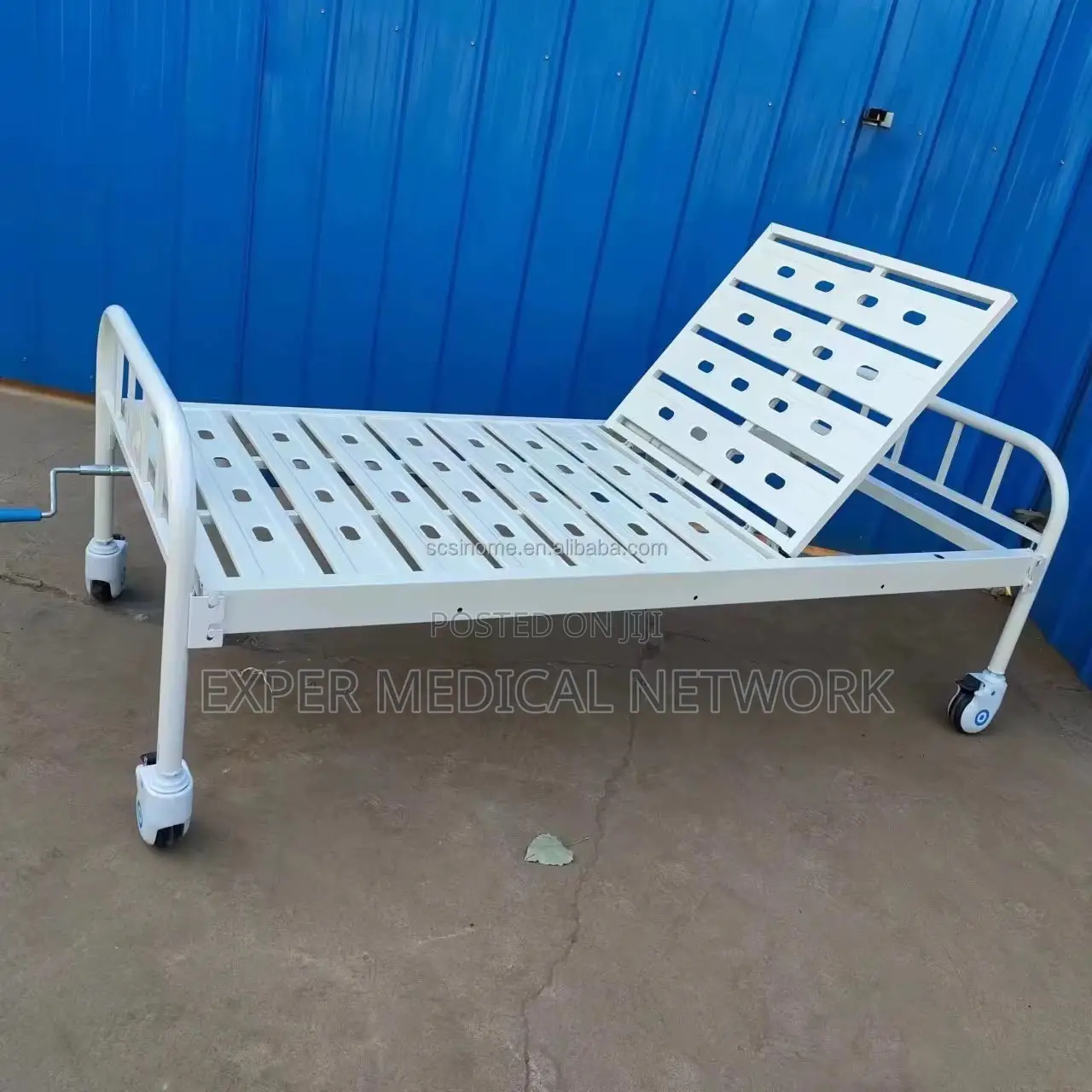 Single Crank Metallic Bed With Custors