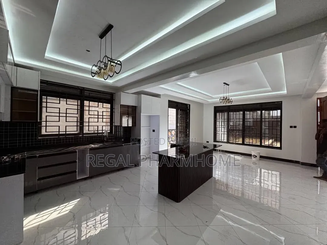 4bdrm Duplex in Sseguku Katale, Central Division for rent