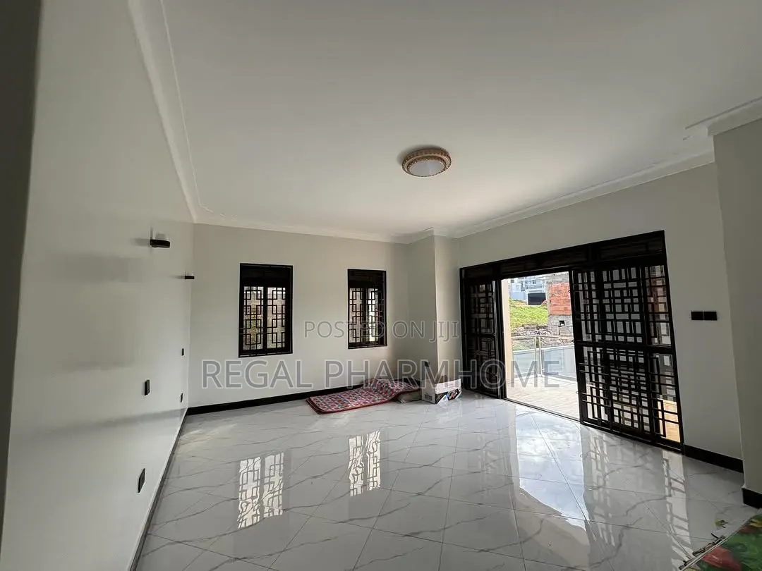 4bdrm Duplex in Sseguku Katale, Central Division for rent
