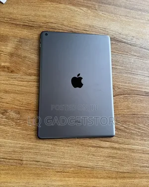 Apple iPad 10.2 (2021) 64 GB Gray