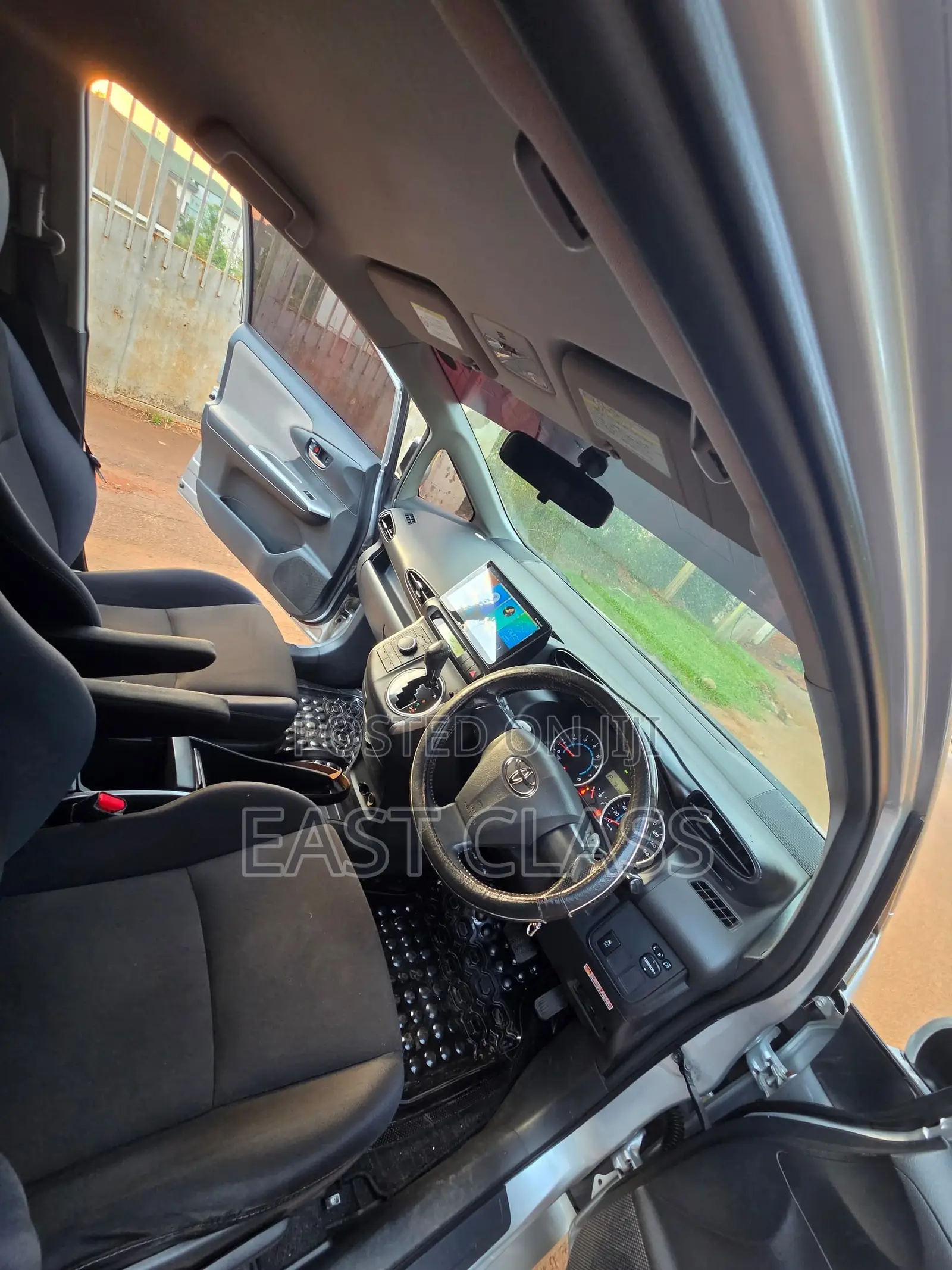 Toyota Wish 2010 Silver