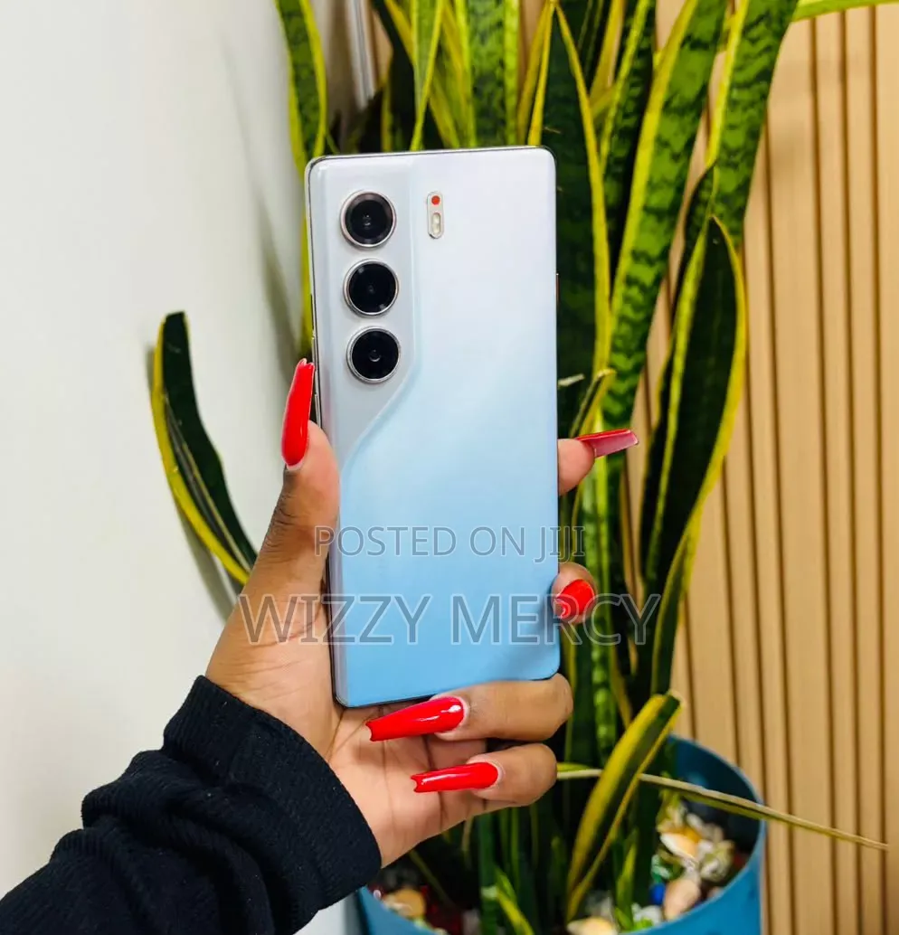 New Tecno Camon 40 Pro 4G 256 GB Blue