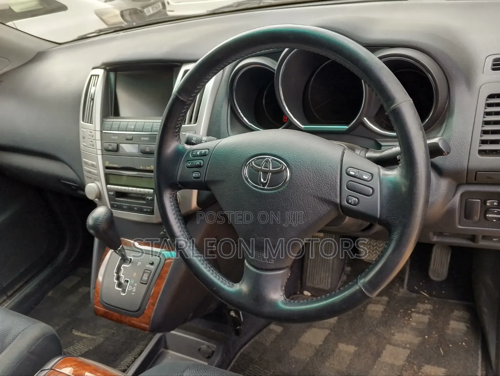 Toyota Harrier 2.4 2012 Matt Black