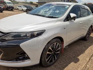 Toyota Harrier 2.0 2015 White