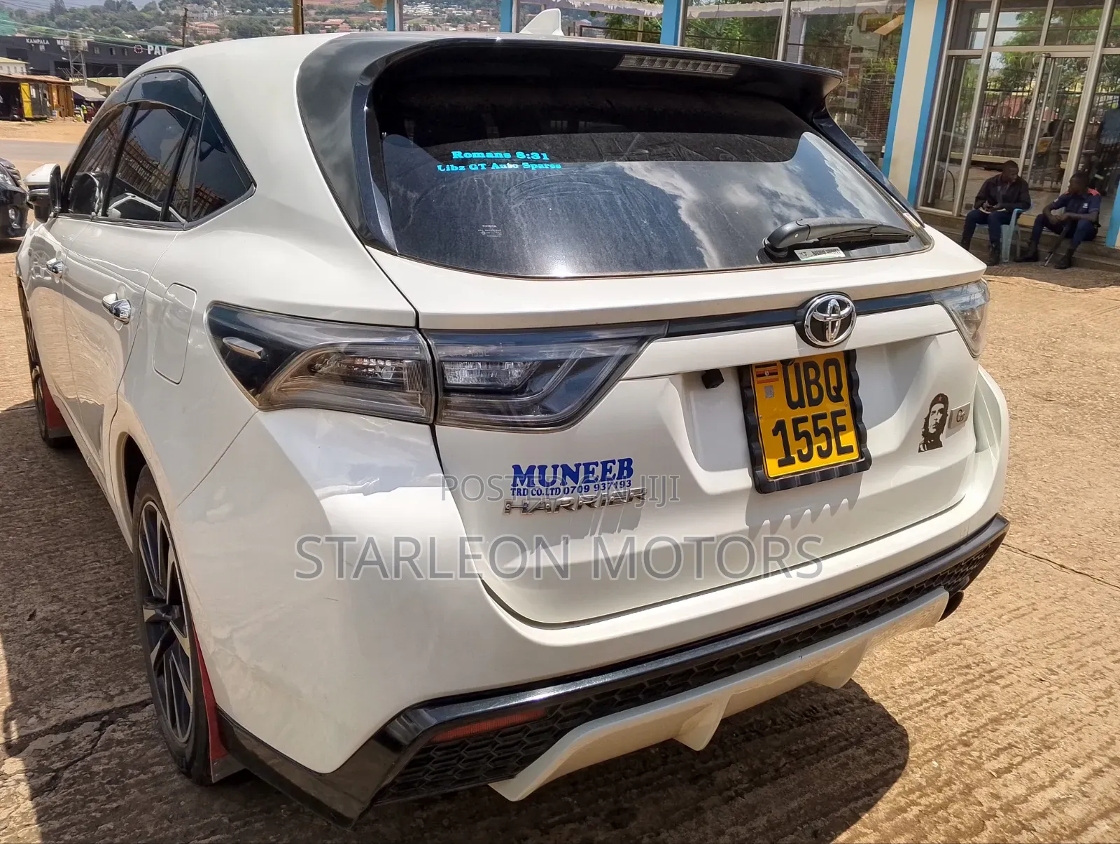 Toyota Harrier 2.0 2015 White