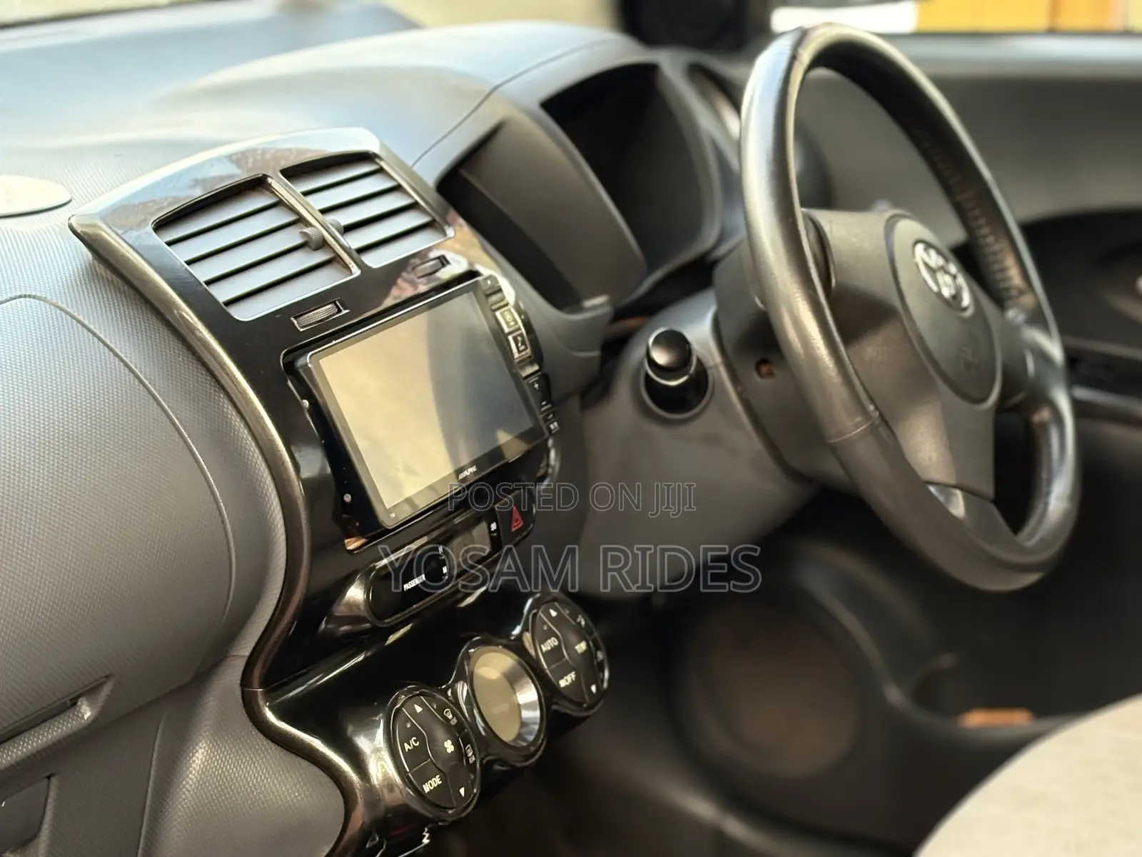 Toyota IST 2010 White