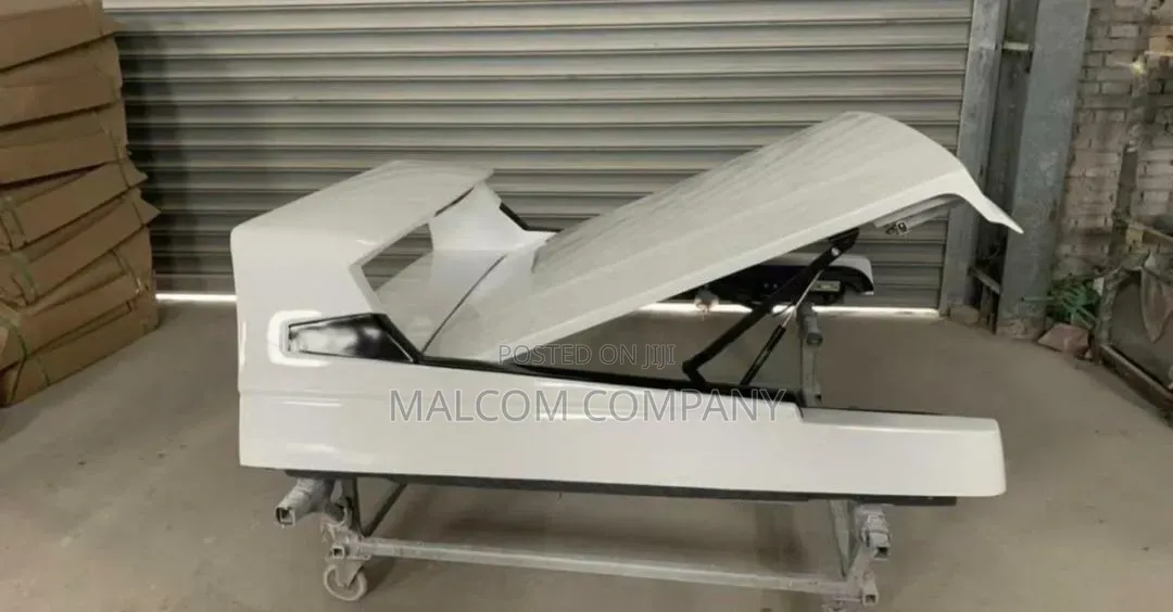 Pickup Truck Canopy Hardtop–White Fiberglass Bed Cover Lift-Up Window