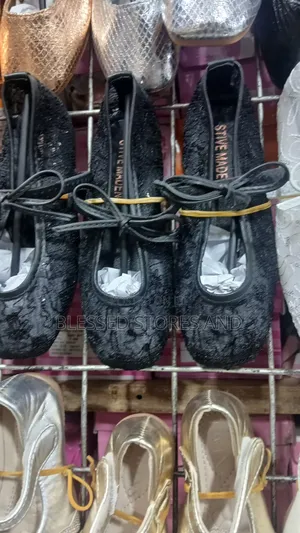 Net and Flat Closed Shoes
