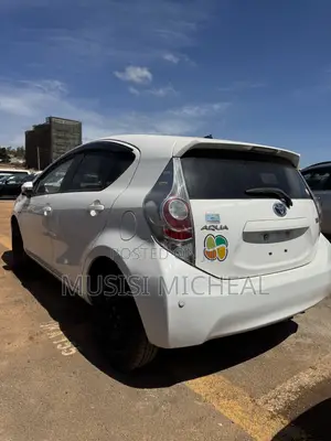 Toyota Aqua 2013