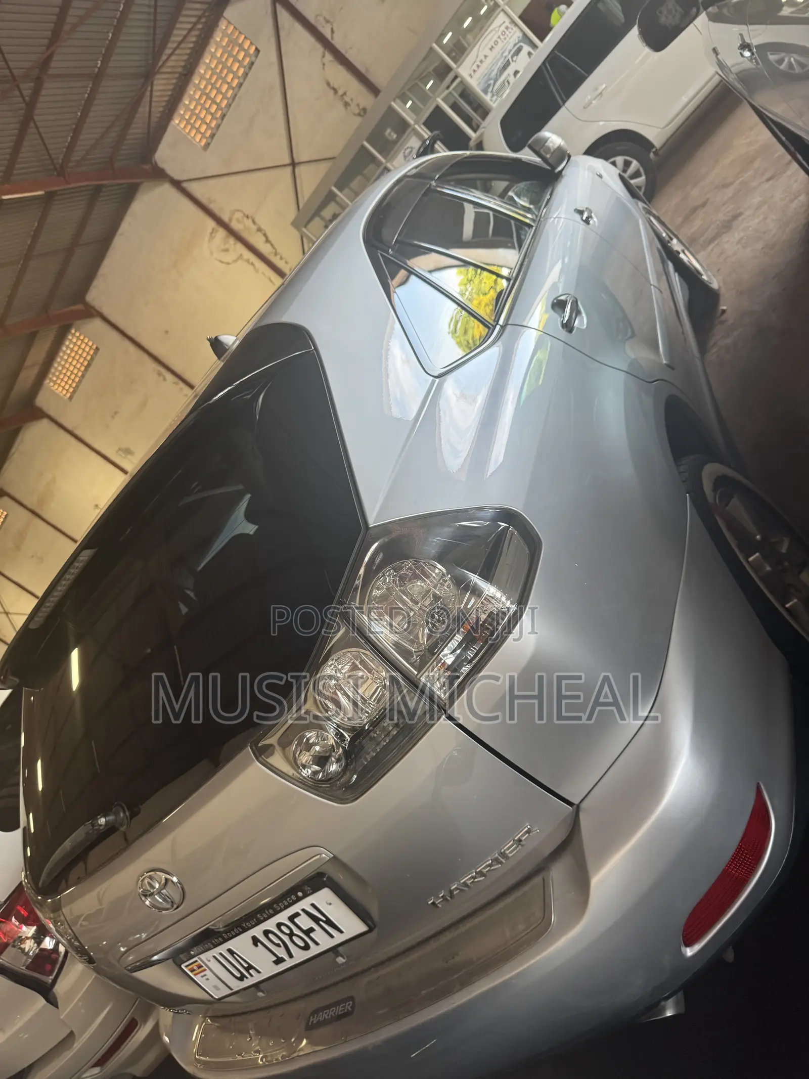 Toyota Harrier 2.4 2012 Silver