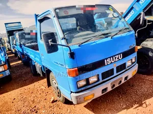 Isuzu Elf 2ton