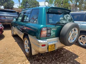 Toyota RAV4 Automatic 2000 Green
