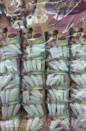 Zinger Glam Nail Fake Nail Tips.