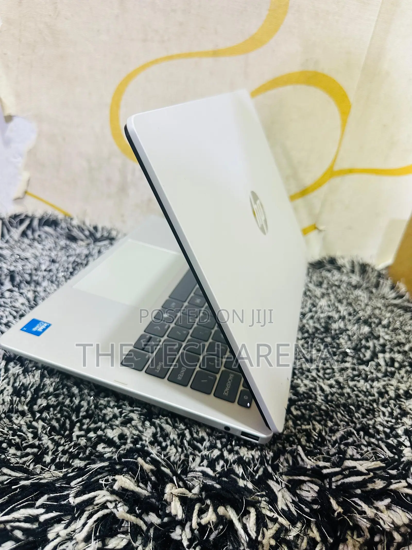 New Laptop HP OmniBook 5 14" 16GB Intel Core i7 SSD 512GB