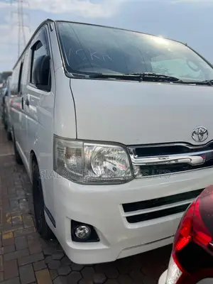 Toyota HiAce 2013 Black