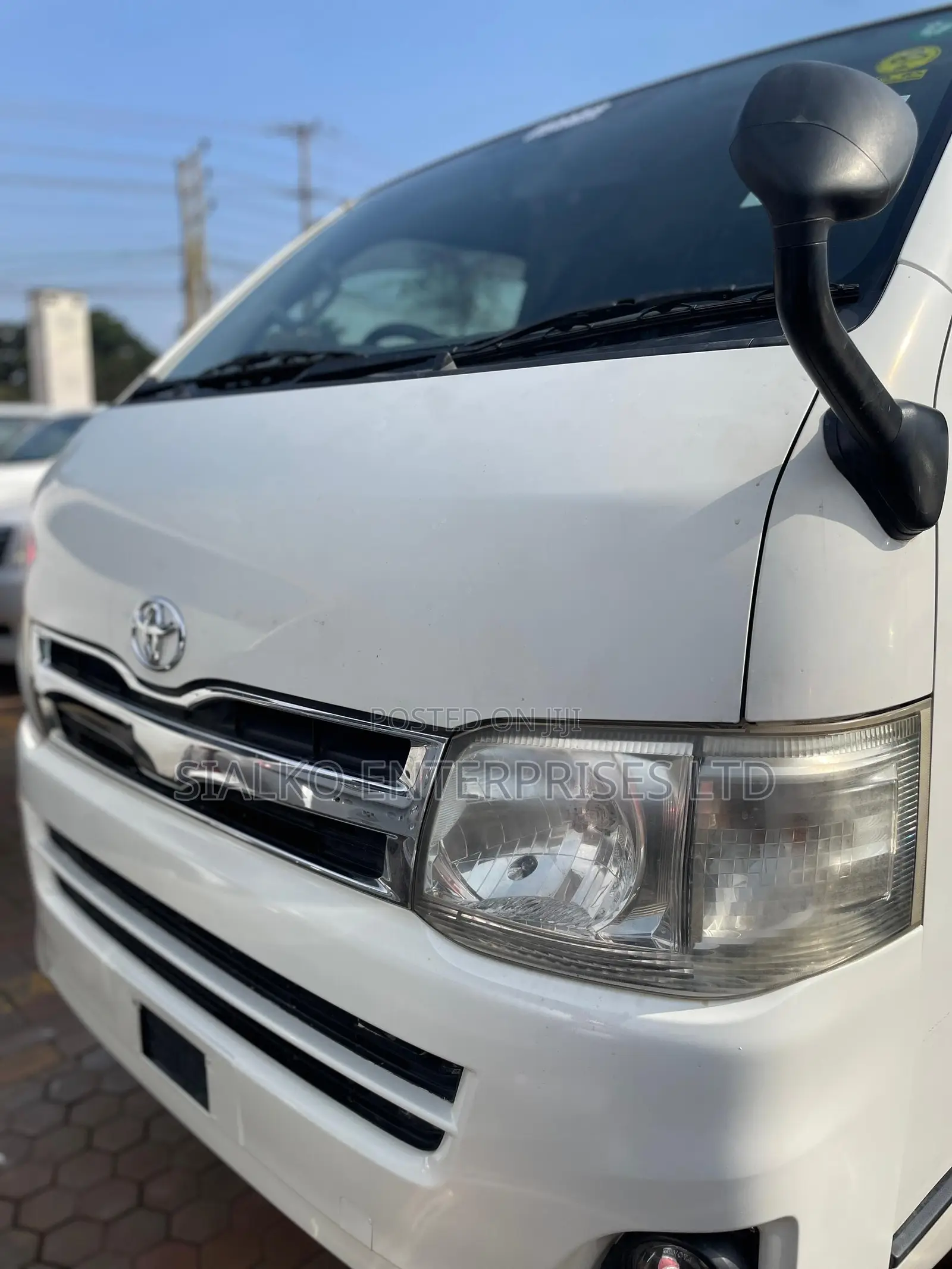 Toyota HiAce 2013 Black