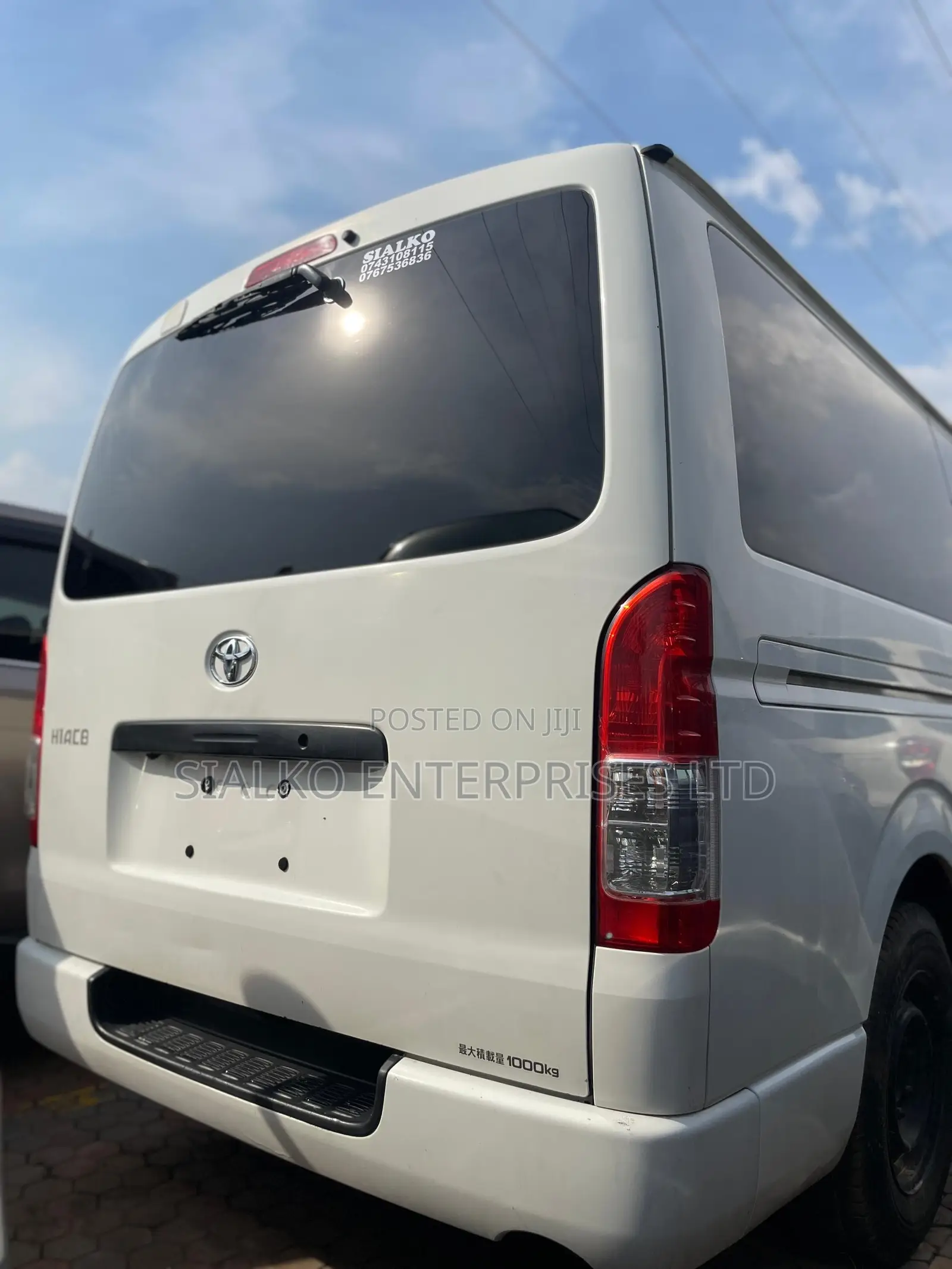 Toyota HiAce 2013 Black