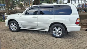 Toyota Land Cruiser 2001 White