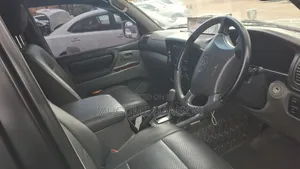 Toyota Land Cruiser 2001 White