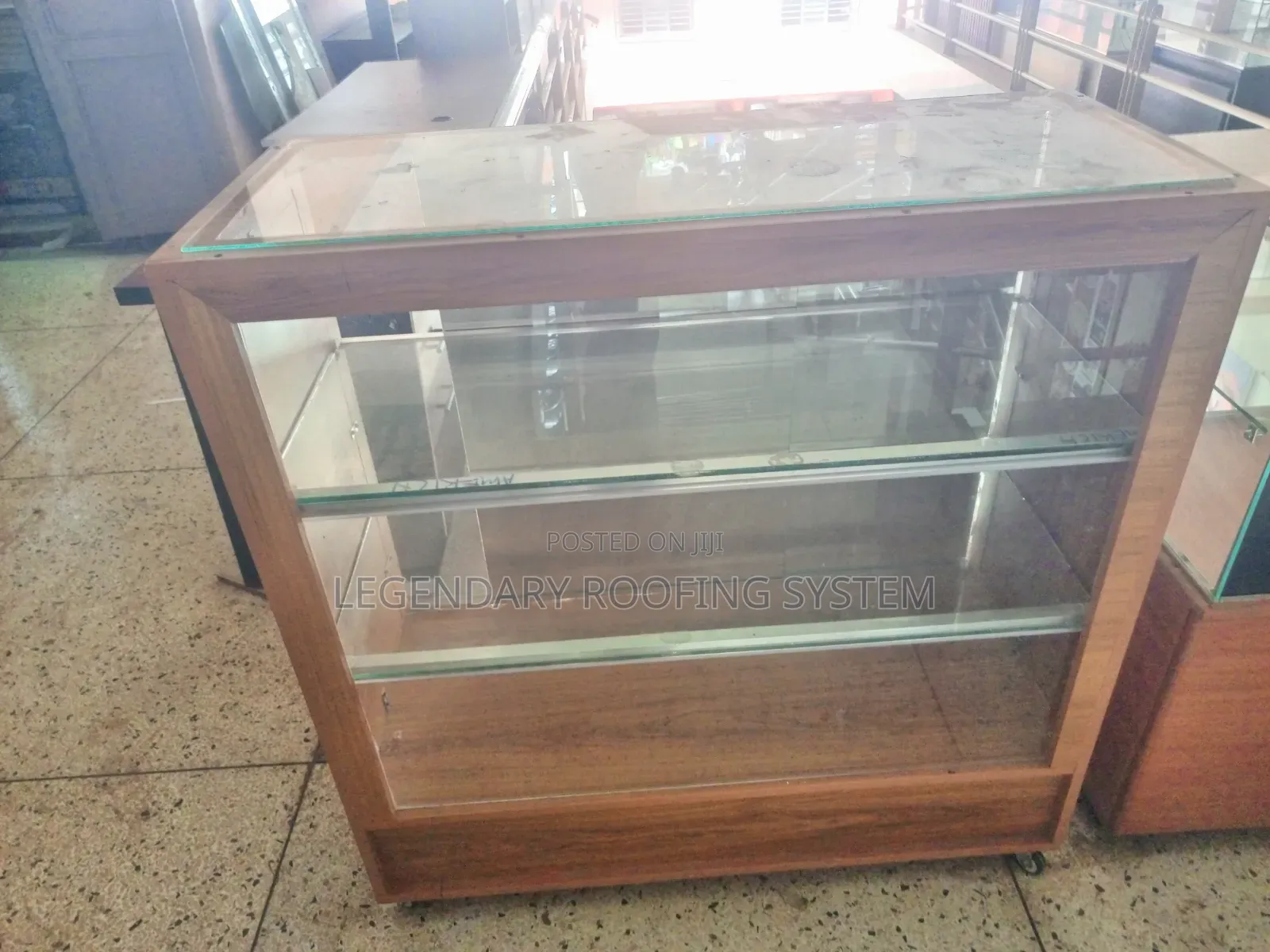 Show Case Display Table
