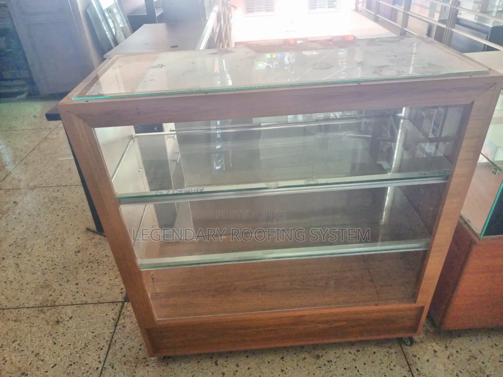 Show Case Display Table