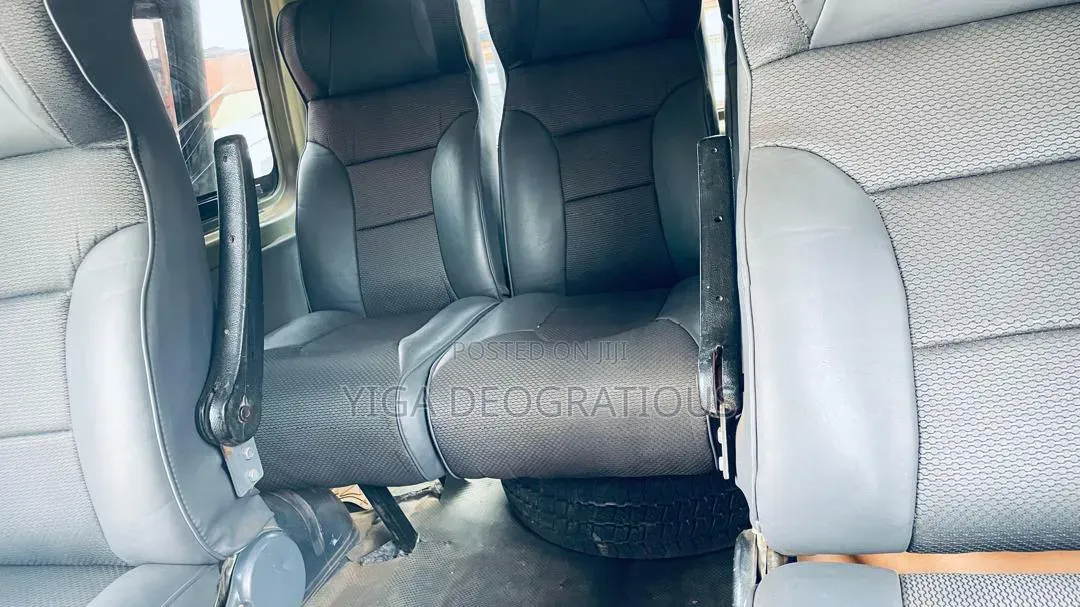 Toyota HiAce 2015 Green