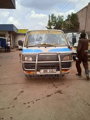 Toyota HiAce 2005 White