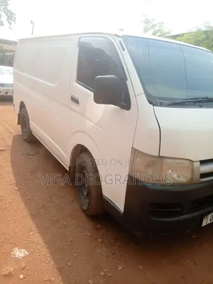 Toyota HiAce 2015 White