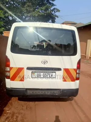 Toyota HiAce 2015 White