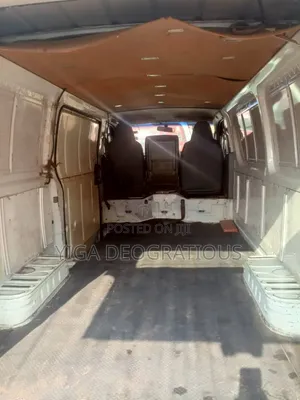 Toyota HiAce 2015 White