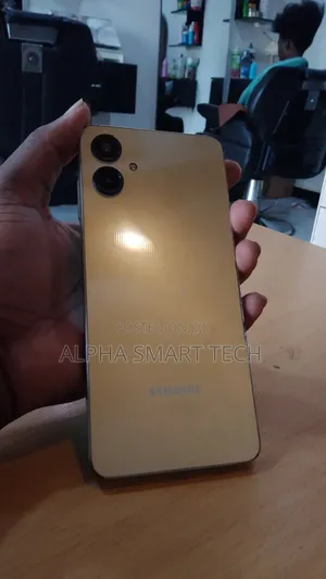 Samsung Galaxy A06 64 GB Gold