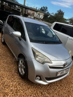 Toyota Ractis 1.5 AWD 2014 Silver