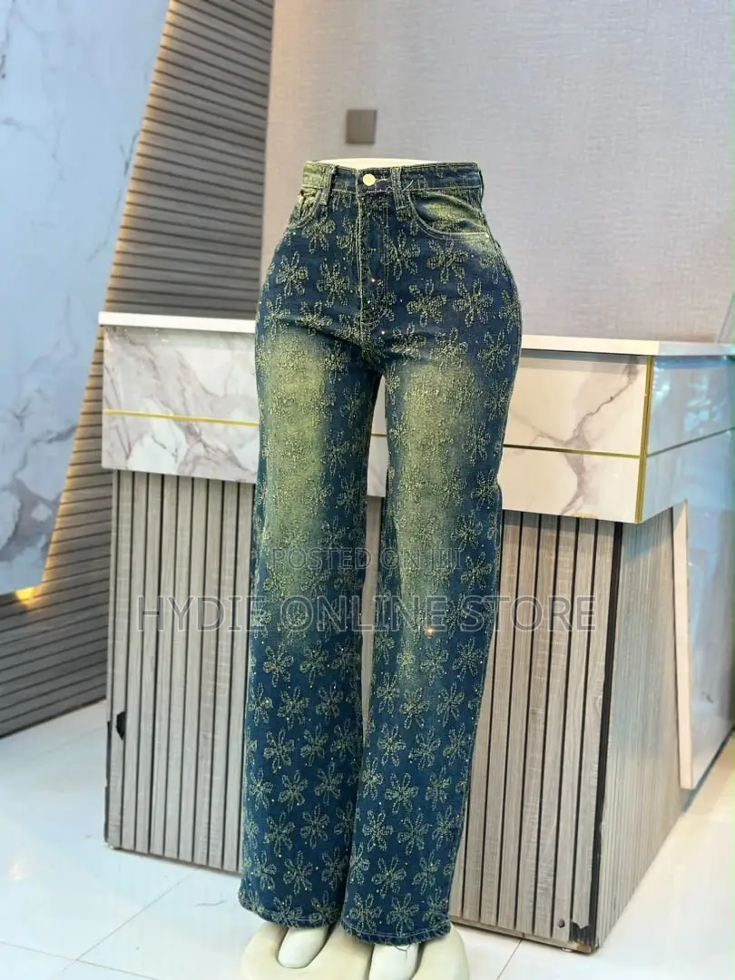 Trendy Baggy Boyfriend Ladies’ Jeans – Stylish, Relaxed & Comfortable