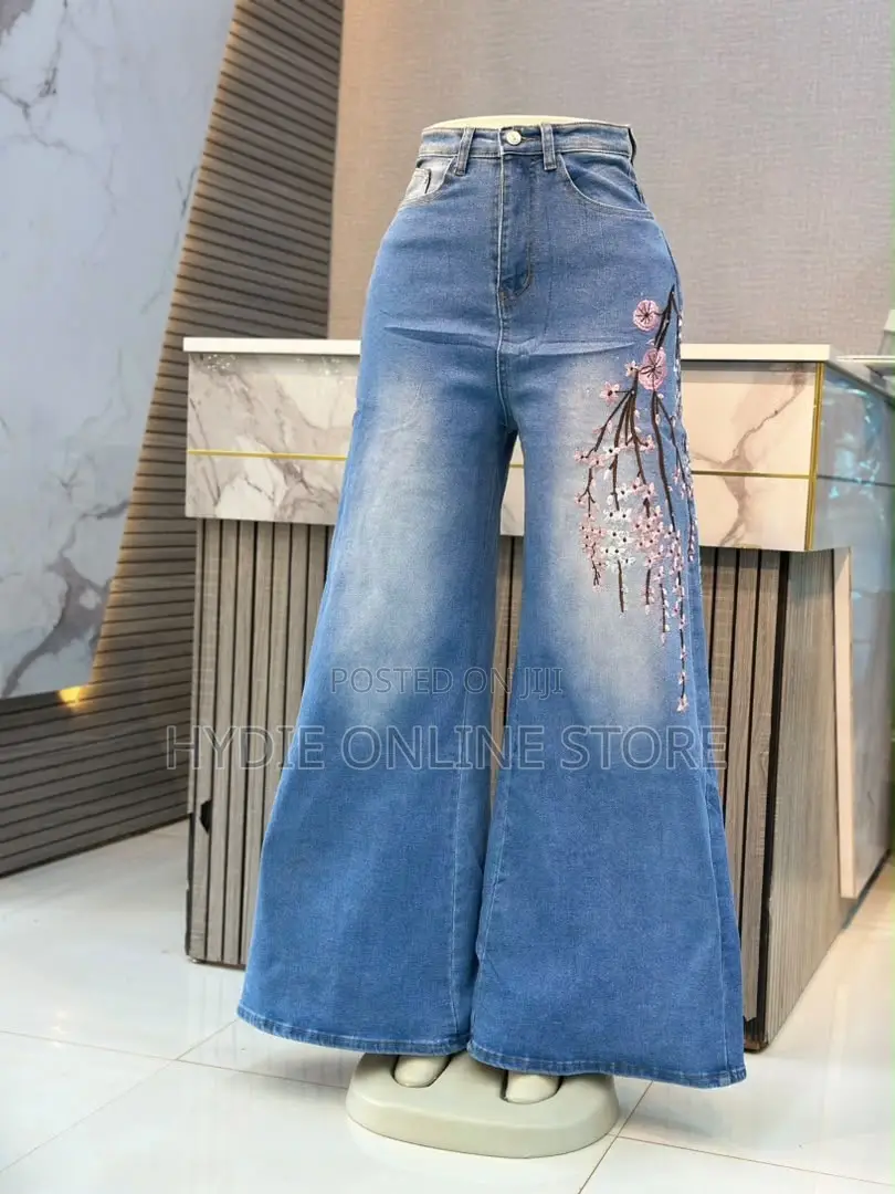 Trendy Baggy Boyfriend Ladies’ Jeans – Stylish, Relaxed & Comfortable
