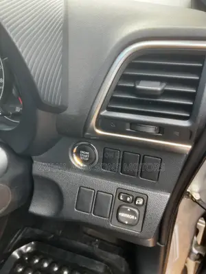 Toyota Ractis 1.5 AWD 2014 Silver