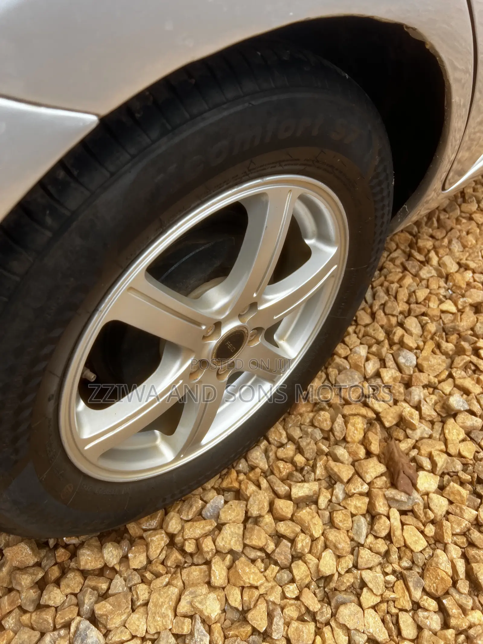 Toyota Ractis 1.5 AWD 2014 Silver