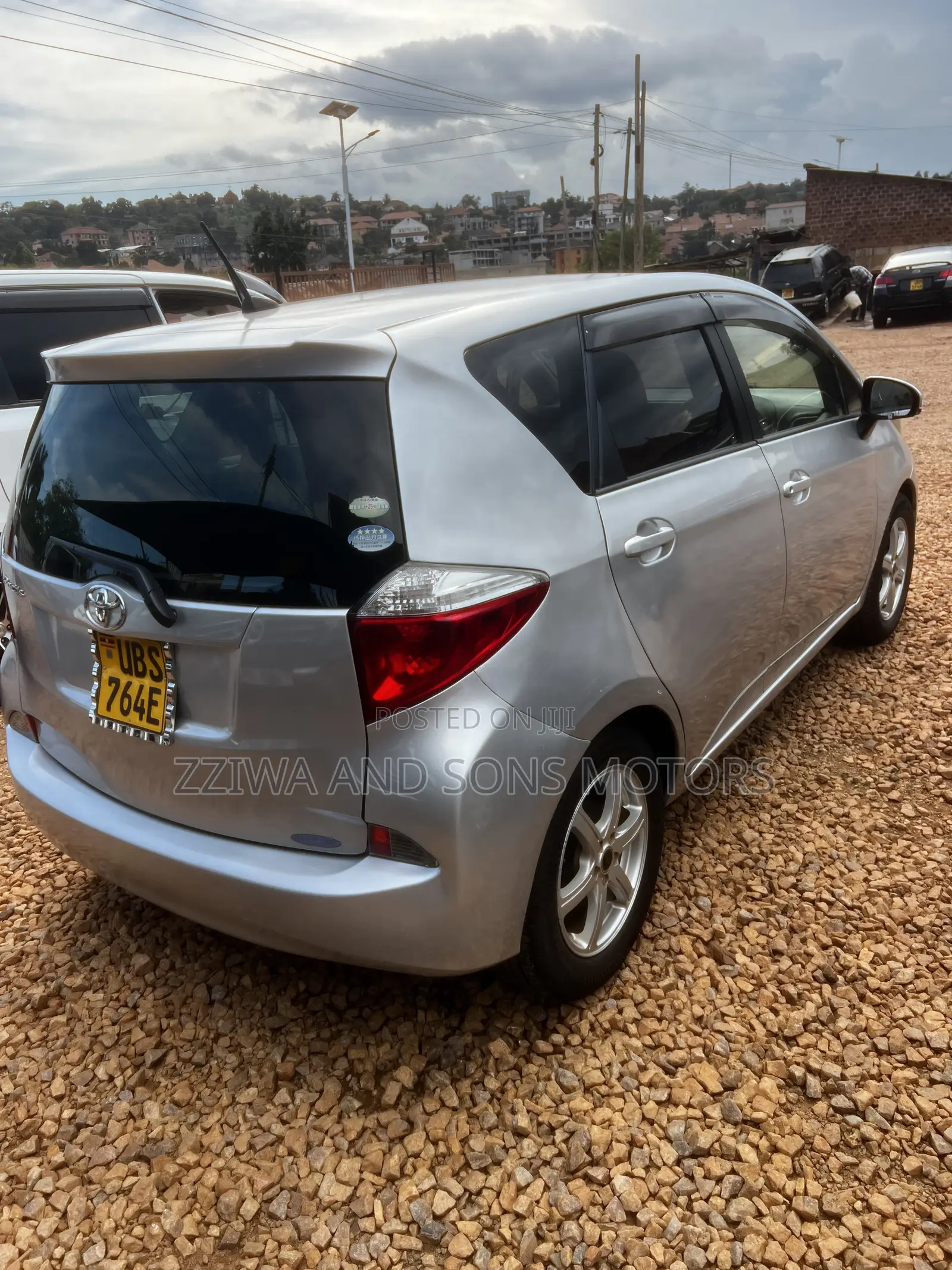 Toyota Ractis 1.5 AWD 2014 Silver