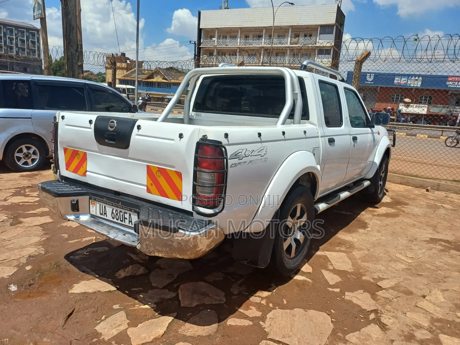 Nissan Hardbody 2012 White