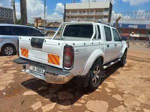Nissan Hardbody 2012 White
